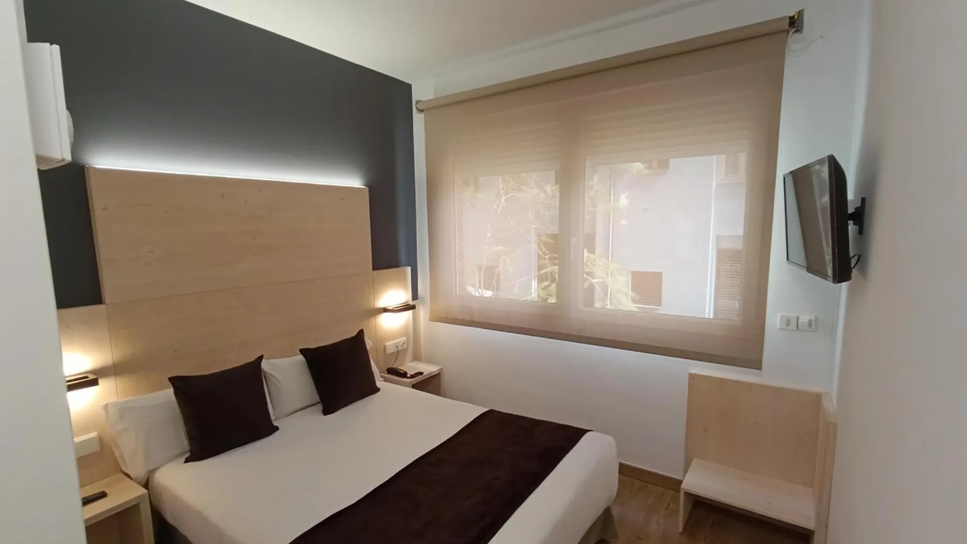 Hotel Travessera Barcelona 2*,  España