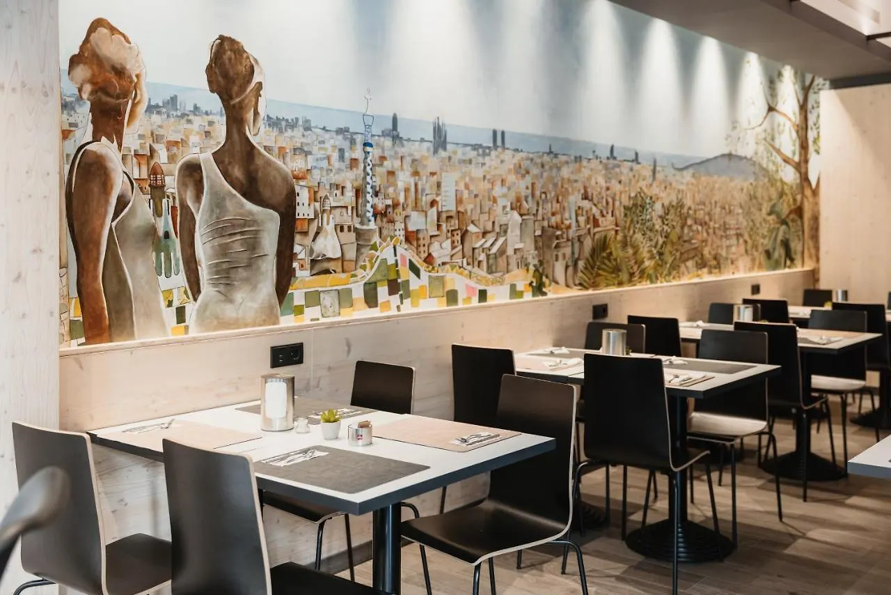 Hotel Travessera Barcelona 2*,