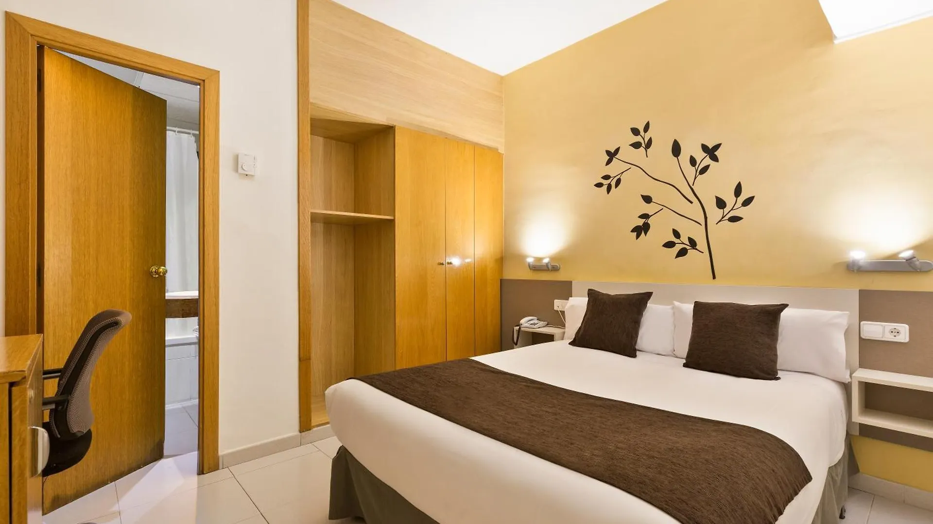 Hotel Travessera Barcelona Spain