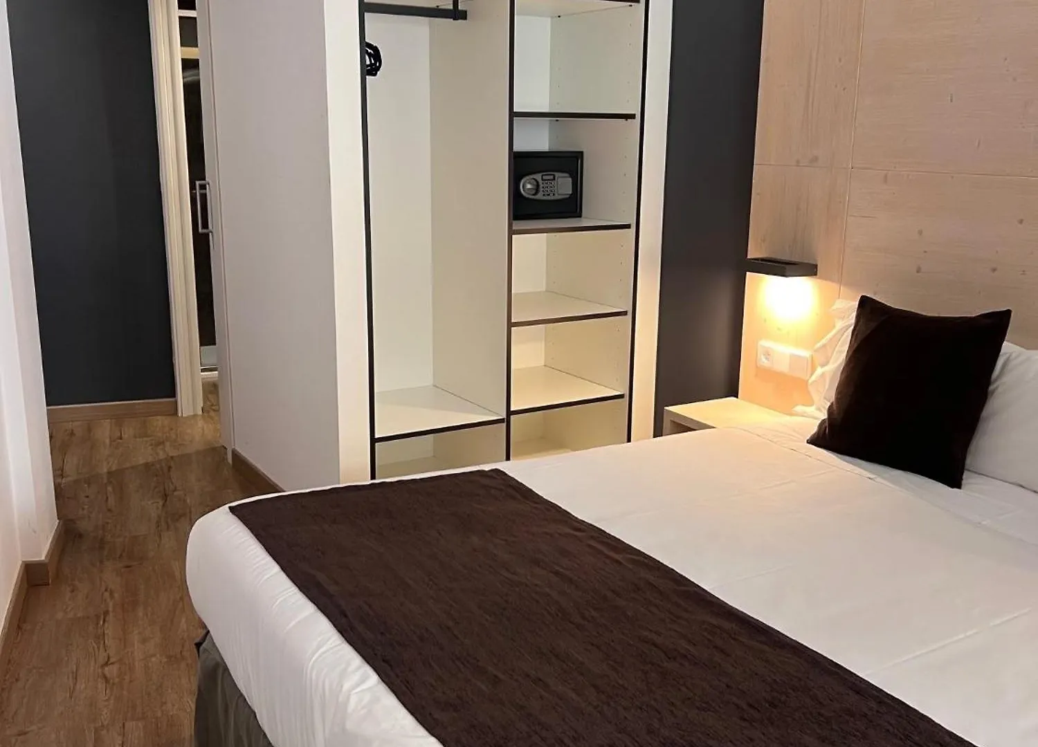 Hotel Travessera Barcelona