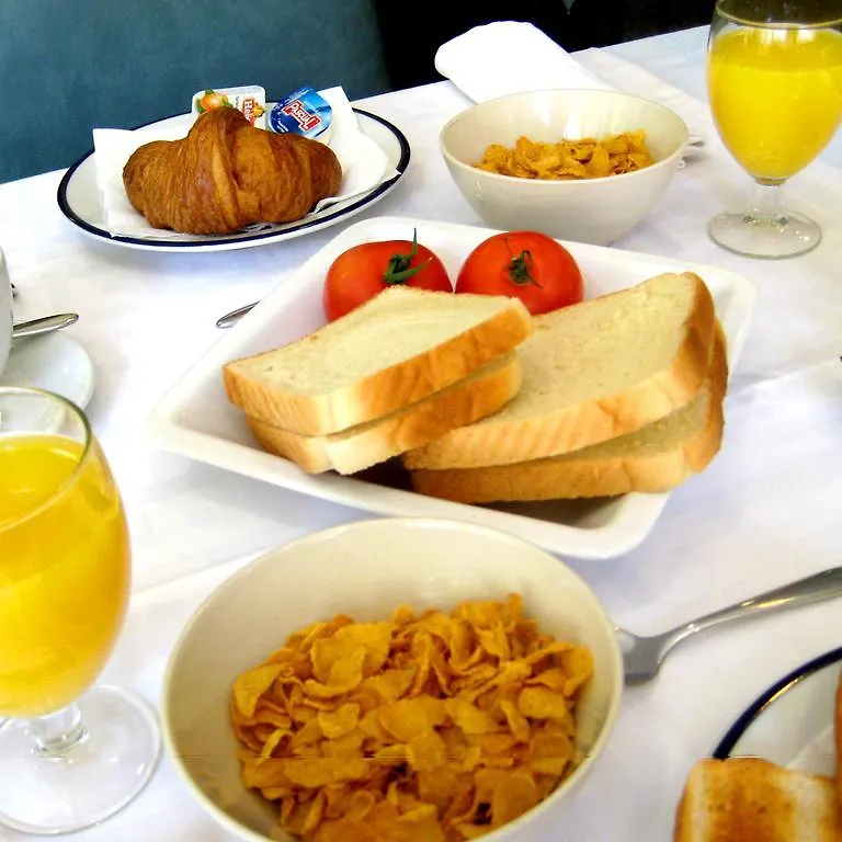 Hotel Travessera Barcelona 2*,  Spain