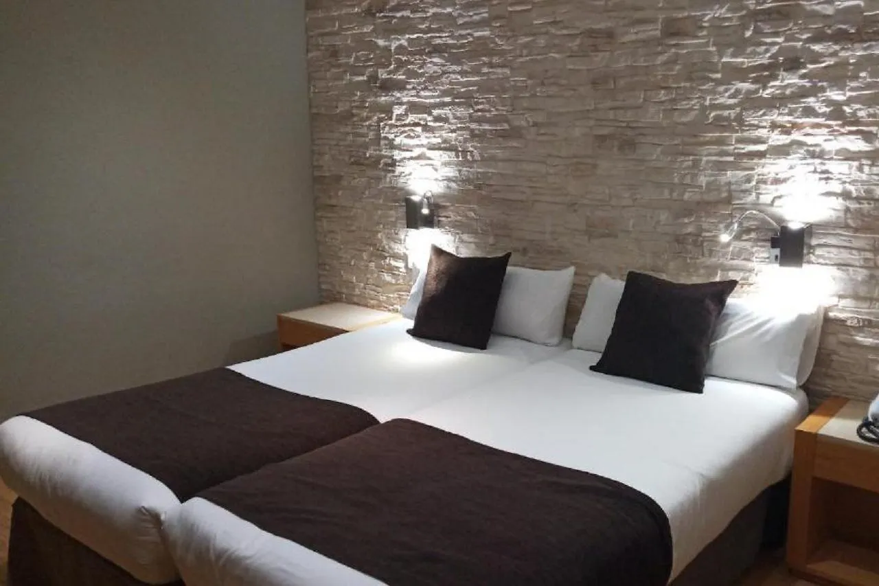 Hotel Travessera Barcelona