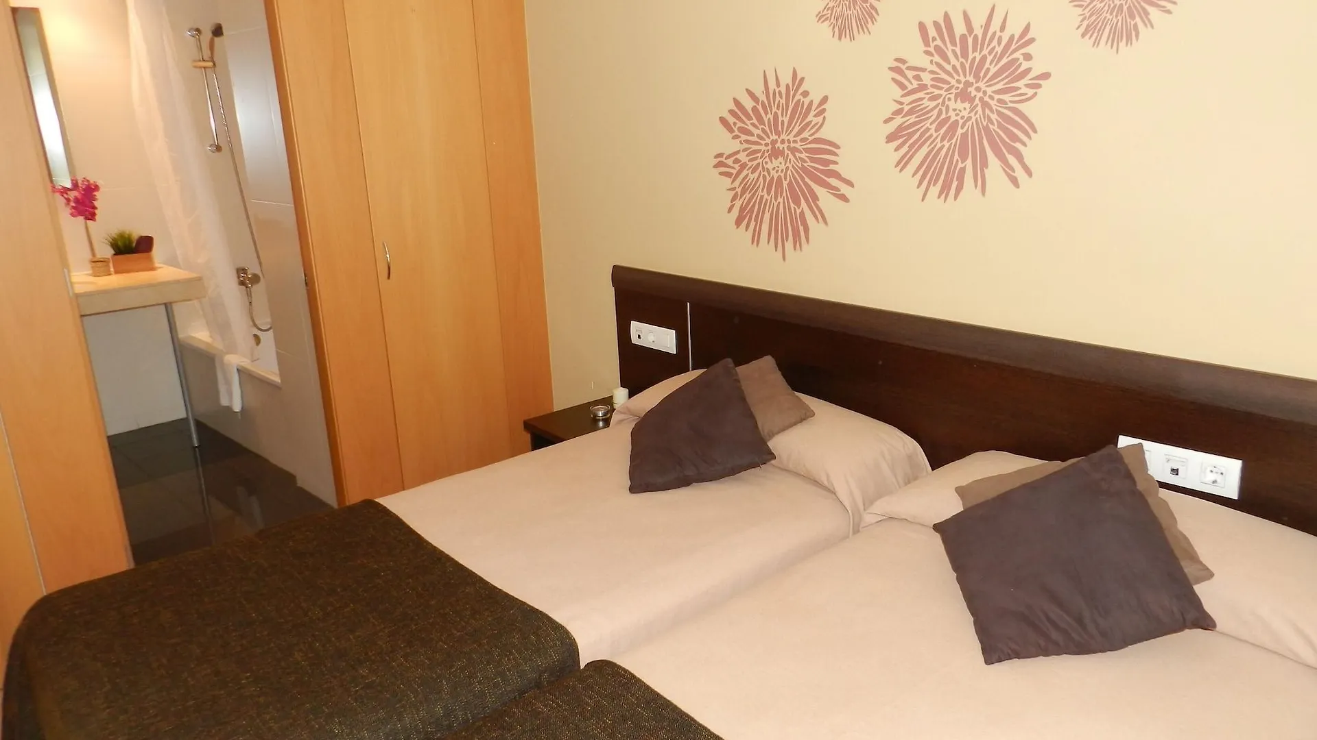 Hotel Travessera Barcelona 2*,  Espanha